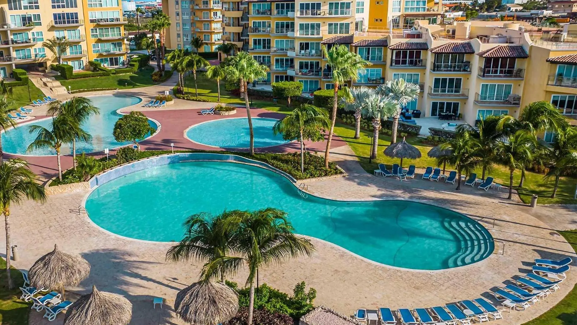Beachfront - Best View 2Br Condo - E422-2 شاطئ بالم أروبا
